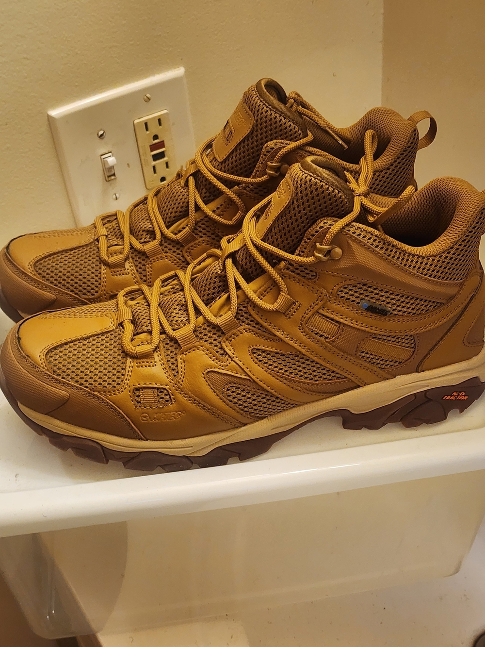Men's Hi Tec Athletic Trail Boot Sneakers in Tan
